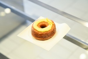 クロナッツ 北海道ミルクハニーガナッシュのゆずレモンクリーム