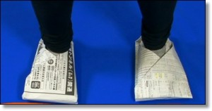 新聞紙スリッパ